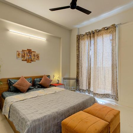 Signature 2Bhk Staycation Greater Noida Bagian luar foto