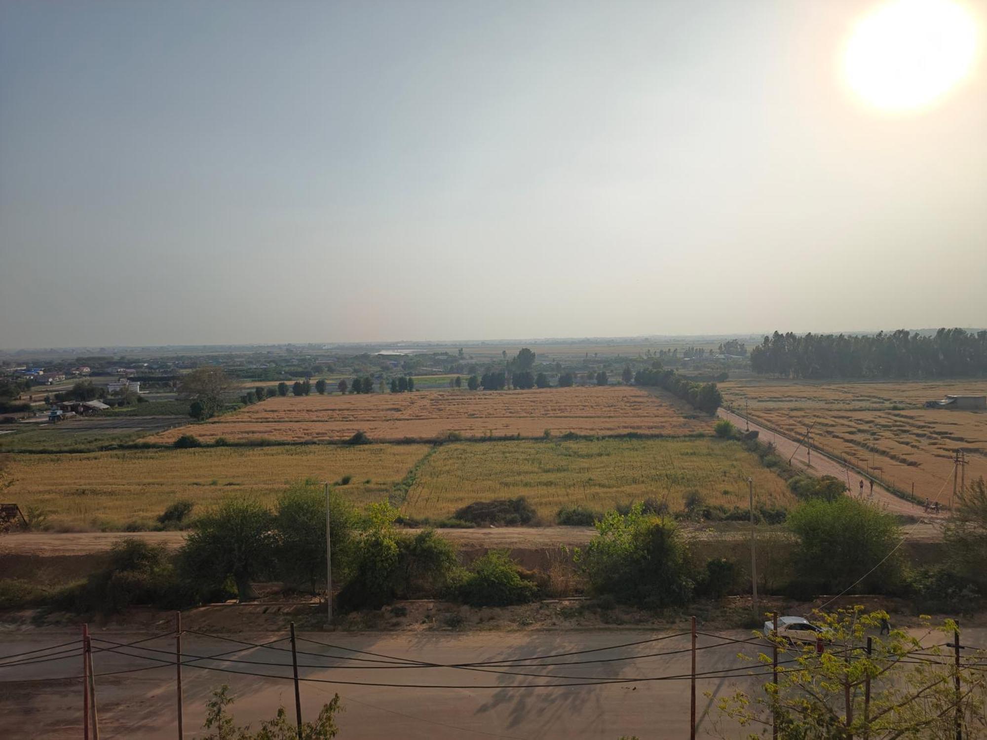 Signature 2Bhk Staycation Greater Noida Bagian luar foto