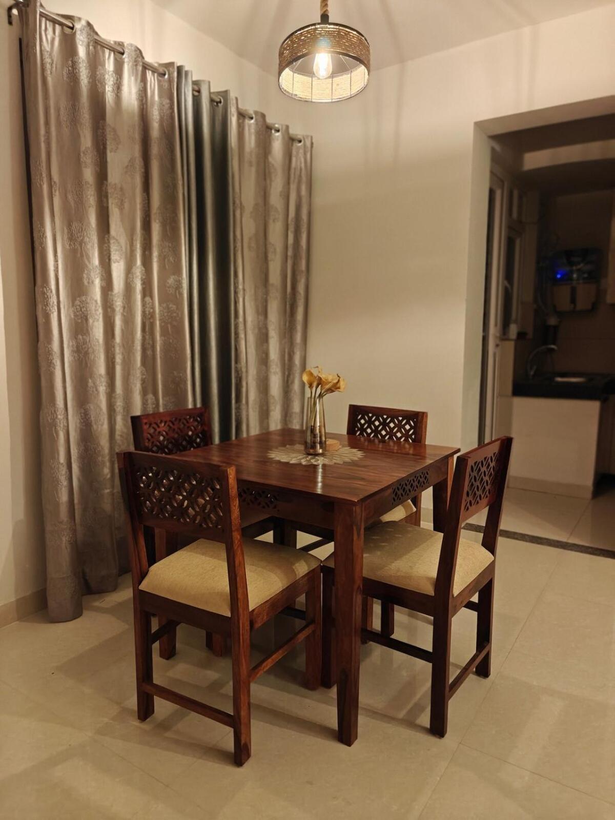 Signature 2Bhk Staycation Greater Noida Bagian luar foto