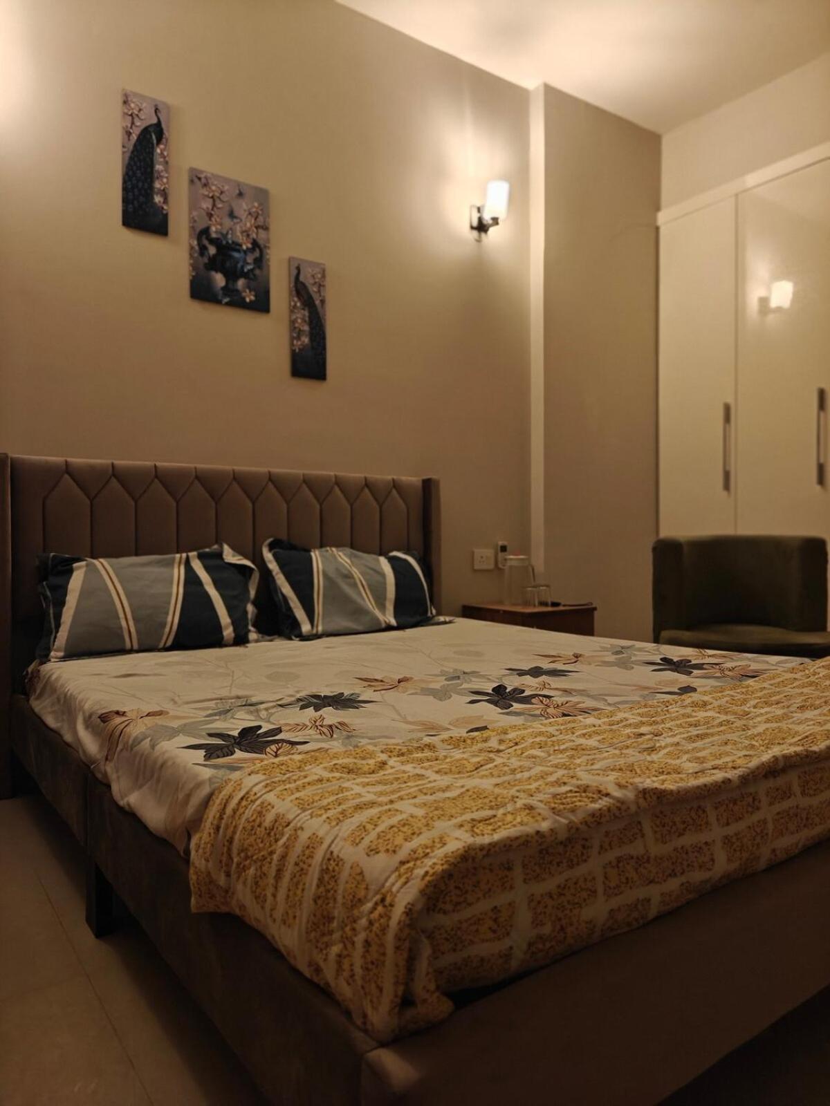 Signature 2Bhk Staycation Greater Noida Bagian luar foto