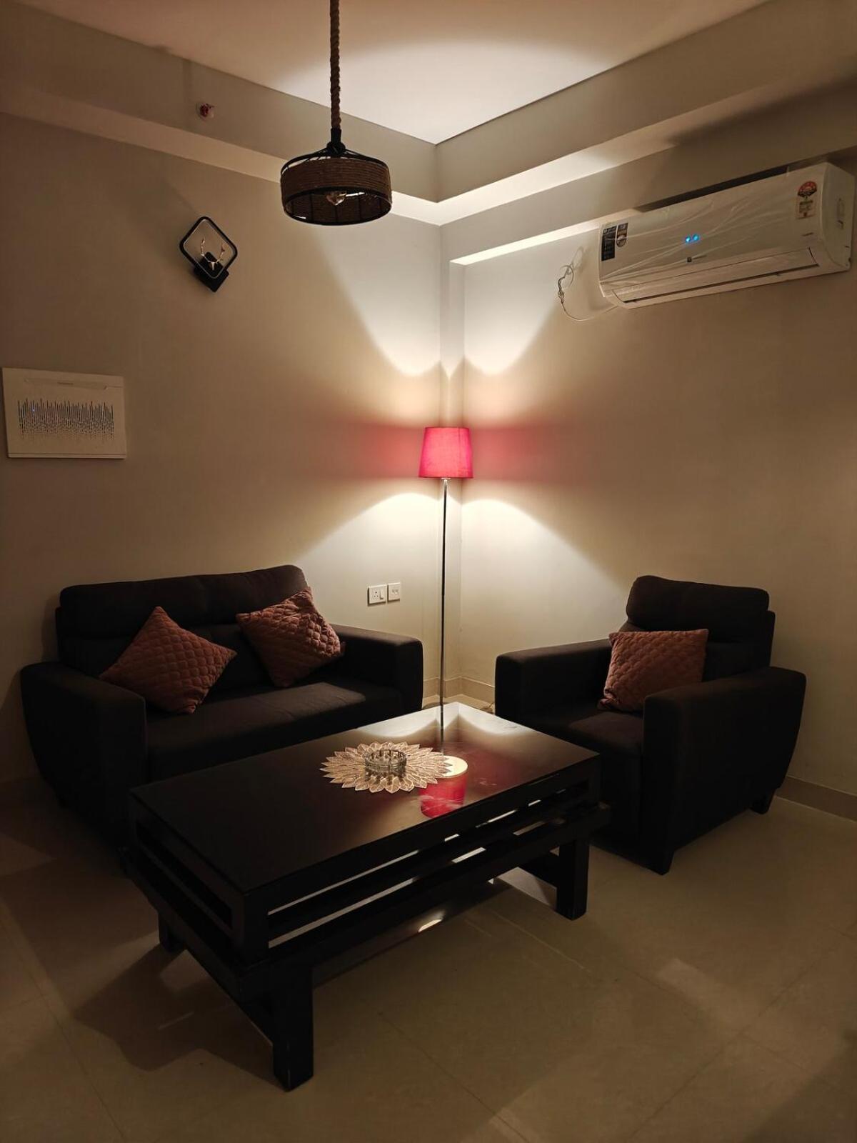 Signature 2Bhk Staycation Greater Noida Bagian luar foto