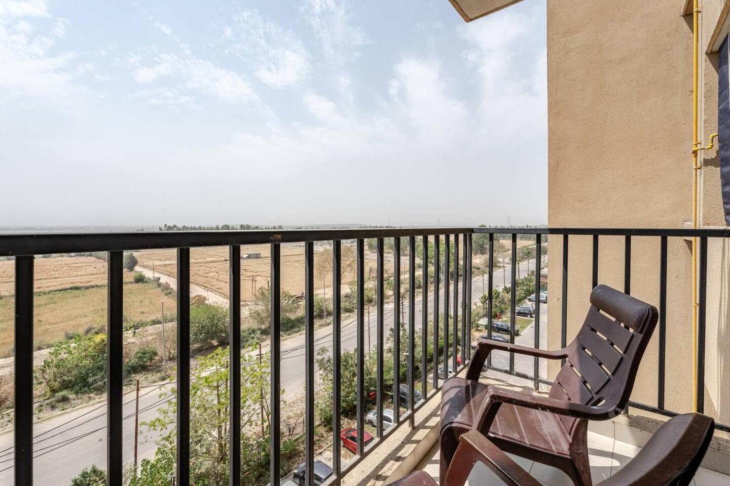 Signature 2Bhk Staycation Greater Noida Bagian luar foto